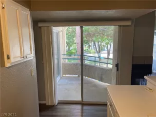 Photo #3: 2323826 Listing 