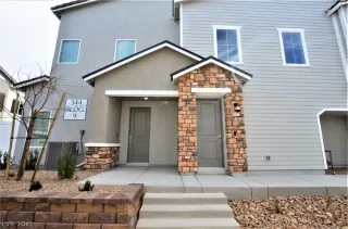 Photo #1: 2323840 Listing