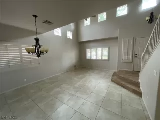 Photo #1: 2323842 Listing 