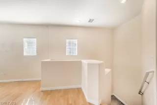 Photo #5: 2323847 Listing