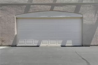 Photo #1: 2323940 Listing 