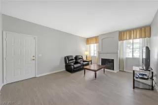 Photo #3: 2323940 Listing 