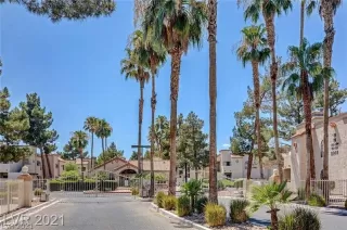 Photo #1: 2323946 Listing