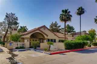 Photo #2: 2323946 Listing