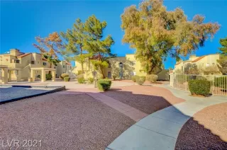 Photo #3: 2323946 Listing