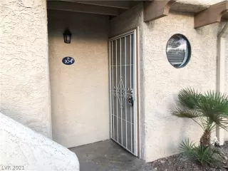 Photo #5: 2323946 Listing