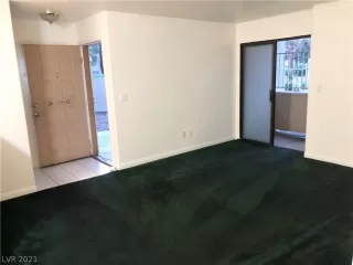 Photo #6: 2323946 Listing