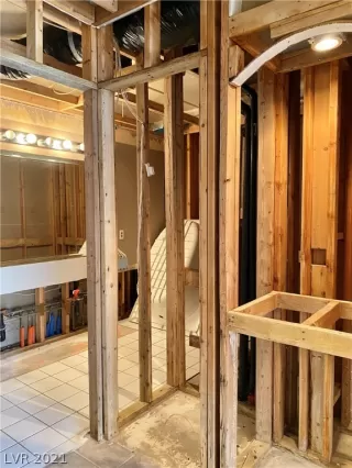 Photo #6: 2323952 Listing