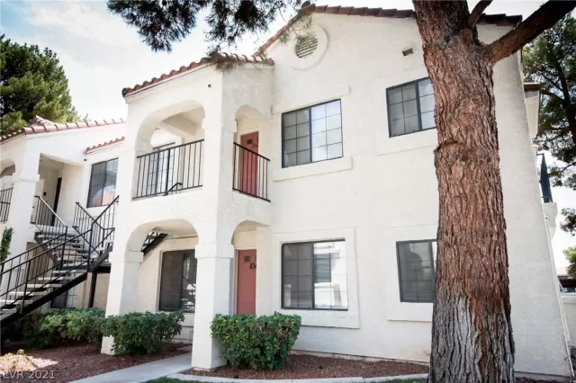 MLS: 2323971 Condo For Sale