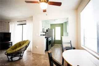 Photo #5: 2323971 Listing