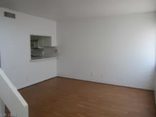 Photo #1: 2323984 Listing 