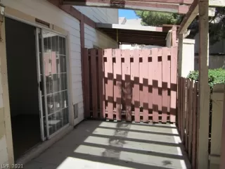 Photo #4: 2323984 Listing 