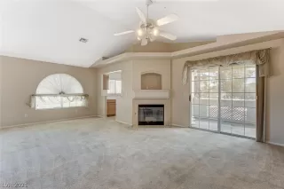 Photo #2: 2323990 Listing