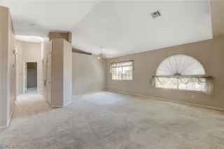 Photo #3: 2323990 Listing