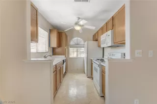 Photo #5: 2323990 Listing