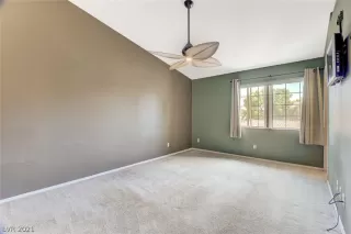 Photo #6: 2323990 Listing