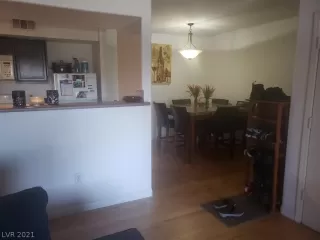 Photo #3: 2324001 Listing