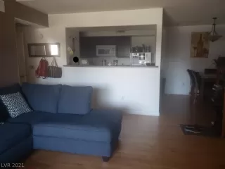 Photo #4: 2324001 Listing