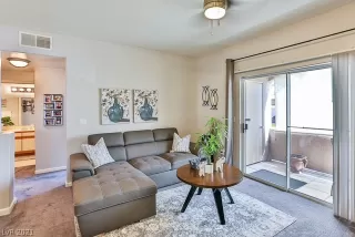 Photo #2: 2324002 Listing