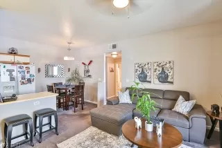 Photo #3: 2324002 Listing