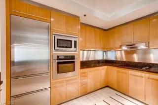 Photo #1: 2324008 Listing