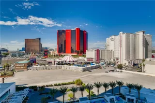 Photo #4: 2324008 Listing