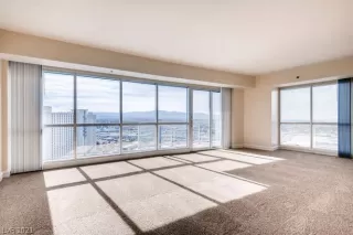 Photo #5: 2324008 Listing