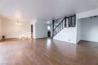 Photo #3: 2324013 Listing