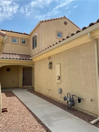 Photo #1: 2324020 Listing