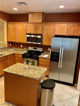 Photo #5: 2324020 Listing