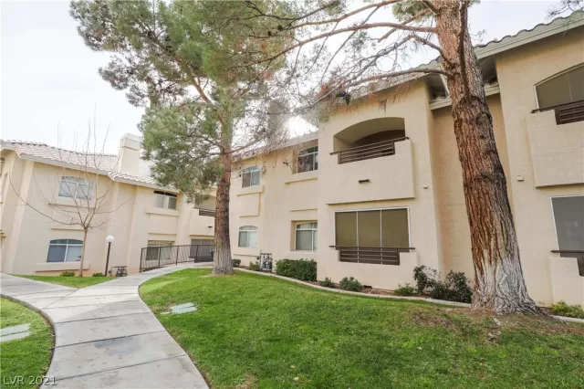 MLS: 2324036 Condo For Sale