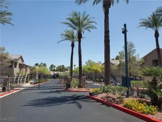 Photo #2: 2324041 Listing 