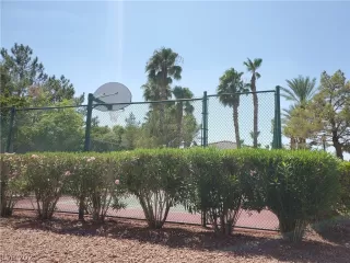 Photo #5: 2324041 Listing 