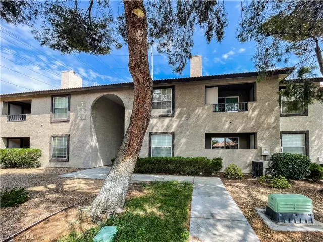 MLS: 2324044 Condo For Sale