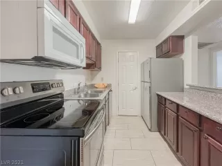 Photo #1: 2324044 Listing 