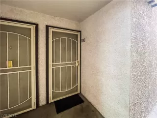 Photo #4: 2324044 Listing 