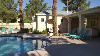 Photo #6: 2324067 Listing