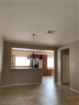 Photo #5: 2324076 Listing