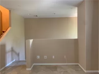 Photo #6: 2324076 Listing