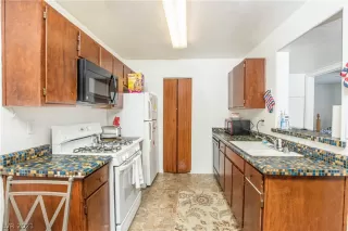 Photo #3: 2324110 Listing 
