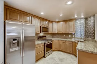 Photo #2: 2324121 Listing 