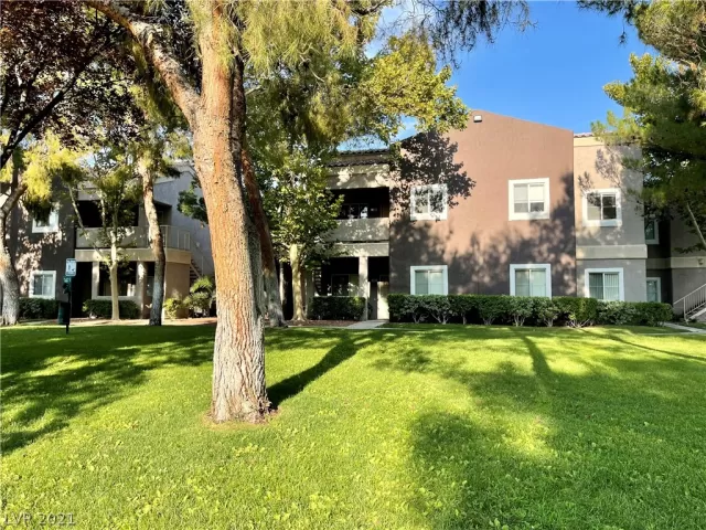 MLS: 2324159 Condo For Sale