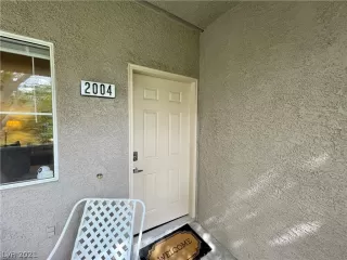 Photo #3: 2324159 Listing