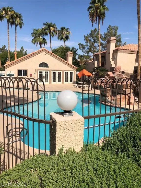 MLS: 2324169 Condo For Sale