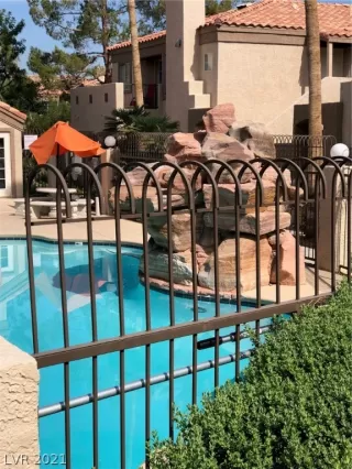 Photo #1: 2324169 Listing