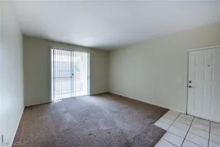 Photo #6: 2324204 Listing