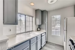 Photo #2: 2324211 Listing 