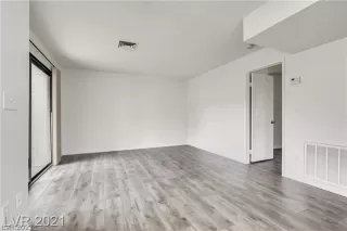 Photo #3: 2324211 Listing 