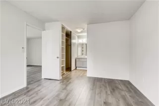 Photo #4: 2324211 Listing 