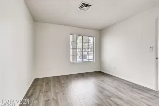 Photo #5: 2324211 Listing 